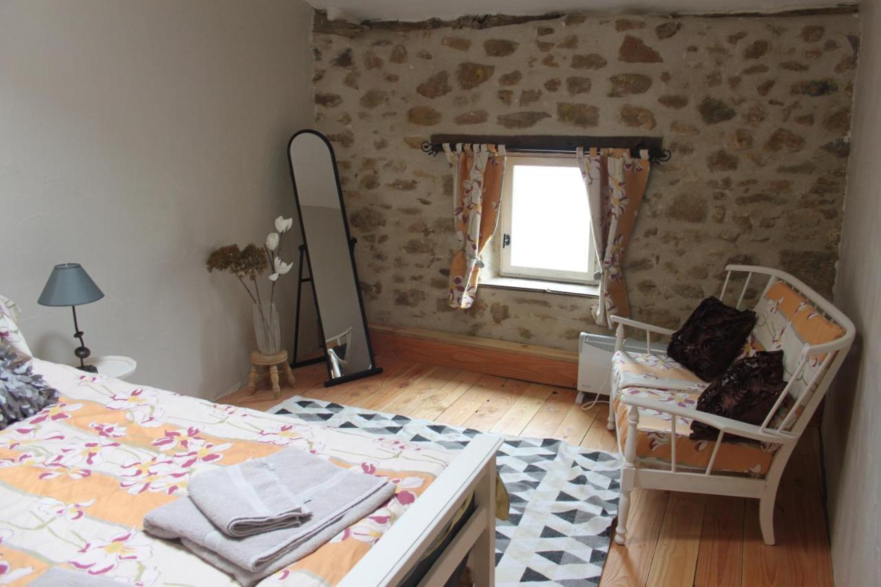 Gite La Pimparola Villa Nouic Екстериор снимка