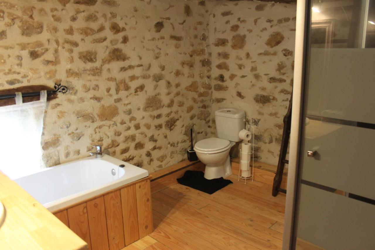 Gite La Pimparola Villa Nouic Екстериор снимка